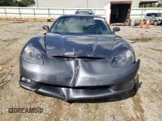 2012 Chevrolet Corvette 1LT с VIN 1G1YA2DW3C5108624, выставлен на аукционе Copart как лот 84025045 с пробегом 39 738 миль миль и Списание • Salvage title. История ставок и продаж доступна на DreamBid. Изображение 5.