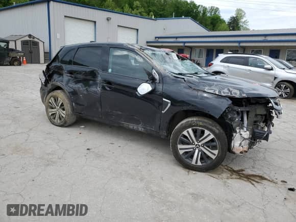 2023 Mitsubishi Outlander ES z VIN JA4ARUAU4PU004455, wystawiony jako Copart lot #55671665 z przebiegiem Nie podano mil oraz Szkoda całkowita • Salvage title. Historia ofert i sprzedaży dostępna na DreamBid. Obrazek 4.