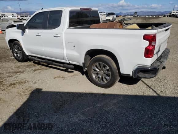 2024 Chevrolet Silverado 1500 LT with VIN 1GCRACEDXRZ228033, listed as a Copart auction lot 76419014 with 40,129 mi miles and Salvage title. Bid and sale history available at DreamBid. Image 2.