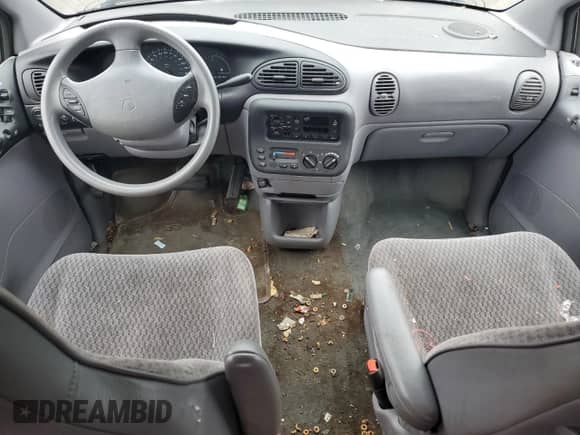 2000 Dodge Caravan with VIN 2B4GP25R3YR545993, listed as a Copart auction lot 76538464 with 63,127 mi miles and Salvage title. Bid and sale history available at DreamBid. Image 8.