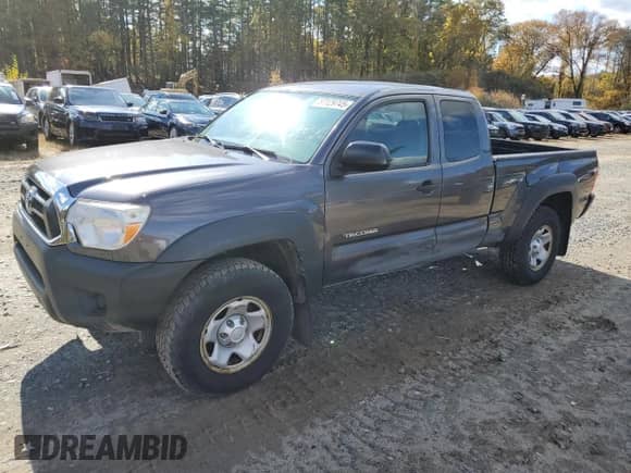 2015 Toyota Tacoma with VIN 5TFUX4EN0FX034223, listed as a Copart auction lot 87129745 with 232,376 mi miles and Clean title. Bid and sale history available at DreamBid. Image 1.
