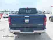 2019 Ram 1500 Big Horn z VIN 1C6SRFFT9KN874699, wystawiony jako IAAI lot #42876373 z przebiegiem 106 077 mil mil oraz . Historia ofert i sprzedaży dostępna na DreamBid. Obrazek 16.