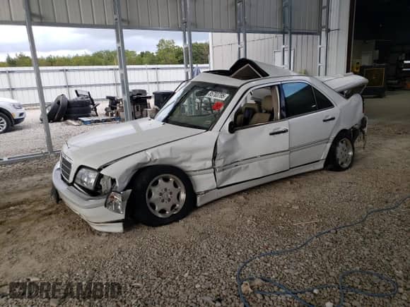 1999 Mercedes-Benz C 230/260/280/320 с VIN WDBHA24G4XA804338, выставлен на аукционе Copart как лот 85703795 с пробегом 189 710 миль миль и Списание • Salvage title. История ставок и продаж доступна на DreamBid. Изображение 1.