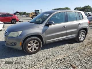 2009 Volkswagen Tiguan S с VIN WVGAV95N59W525107, выставлен на аукционе Copart как лот 71562935 с пробегом 149 399 миль миль и Чистый • Clean title. История ставок и продаж доступна на DreamBid. Изображение 1.