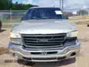 2005 GMC Sierra 1500 SLE z VIN 2GTEC13TX51269224, wystawiony jako IAAI lot #42526902 z przebiegiem 158 143 mil mil oraz . Historia ofert i sprzedaży dostępna na DreamBid. Obrazek 13.