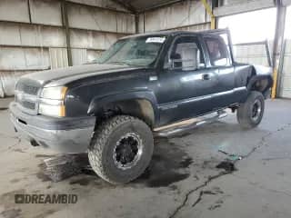 2004 Chevrolet Silverado 1500 with VIN 2GCEC19V841281881, listed as a Copart auction lot 76947274 with 246,490 mi miles and Salvage title. Bid and sale history available at DreamBid. Image 1.