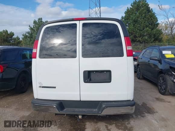 2018 Chevrolet Express Passenger LT с VIN 1GAZGPFP2J1311160, выставлен на аукционе IAAI как лот 43447070 с пробегом 109 349 миль миль и . История ставок и продаж доступна на DreamBid. Изображение 16.