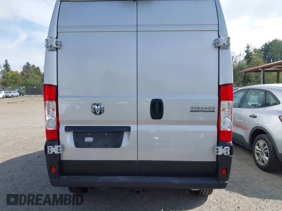 2023 Ram ProMaster Cargo с VIN 3C6LRVBG8PE548315, выставлен на аукционе IAAI как лот 43159376 с пробегом 13 492 миль миль и . История ставок и продаж доступна на DreamBid. Изображение 16.