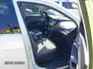 2017 Hyundai Santa Fe 2.4L с VIN 5NMZU3LBXHH027910, выставлен на аукционе IAAI как лот 43191284 с пробегом 49 796 миль миль и . История ставок и продаж доступна на DreamBid. Изображение 5.