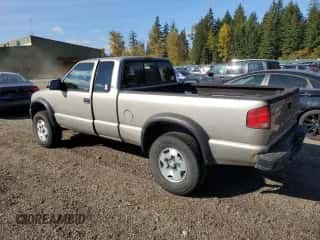 2000 Chevrolet S-10 LS ZR2 z VIN 1GCCT19W5Y8180462, wystawiony jako Copart lot #75137714 z przebiegiem 210 699 mil mil oraz Czysty tytuł • Clean title. Historia ofert i sprzedaży dostępna na DreamBid. Obrazek 2.