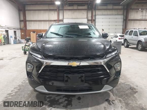 2023 Chevrolet Blazer LT с VIN 3GNKBJR45PS234918, выставлен на аукционе IAAI как лот 42318333 с пробегом 16 348 миль миль и . История ставок и продаж доступна на DreamBid. Изображение 13.