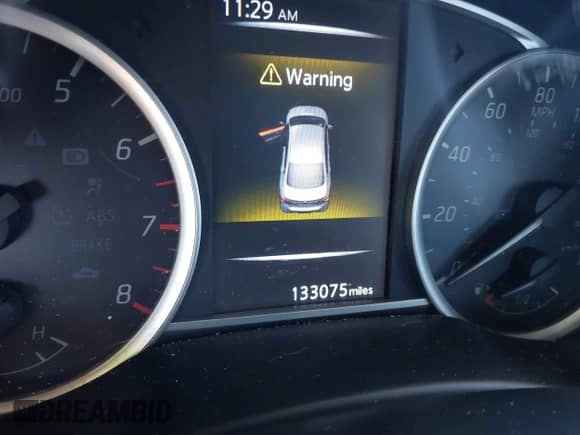 2017 Nissan Sentra SR z VIN 3N1AB7AP4HY212763, wystawiony jako IAAI lot #41674826 z przebiegiem 133 075 mil mil oraz . Historia ofert i sprzedaży dostępna na DreamBid. Obrazek 7.