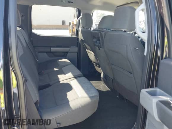 2023 Ford F-150 XL с VIN 1FTEW1C84PKE65570, выставлен на аукционе IAAI как лот 43458853 с пробегом 66 423 миль миль и . История ставок и продаж доступна на DreamBid. Изображение 8.