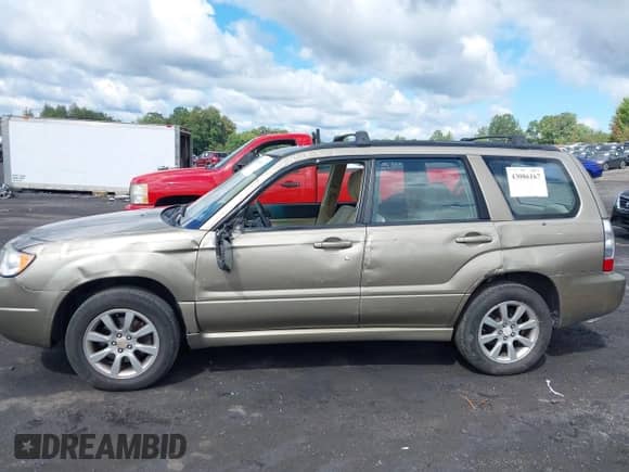 2008 Subaru Forester X with VIN JF1SG65638H724773, listed as a IAAI auction lot 43086167 with 192,291 mi miles and . Bid and sale history available at DreamBid. Image 14.