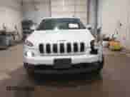 2016 Jeep Cherokee Latitude с VIN 1C4PJMCS5GW271708, выставлен на аукционе IAAI как лот 43360428 с пробегом 61 986 миль миль и . История ставок и продаж доступна на DreamBid. Изображение 13.