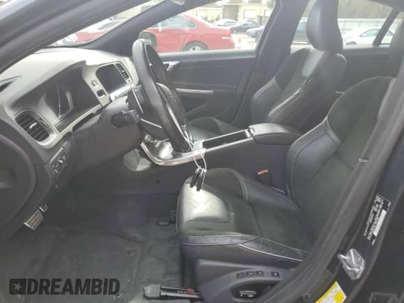 2015 Volvo S60 с VIN YV1902TP6F1362732, выставлен на аукционе Copart как лот 82718494 с пробегом 110 724 миль миль и Списание • Salvage title. История ставок и продаж доступна на DreamBid. Изображение 7.