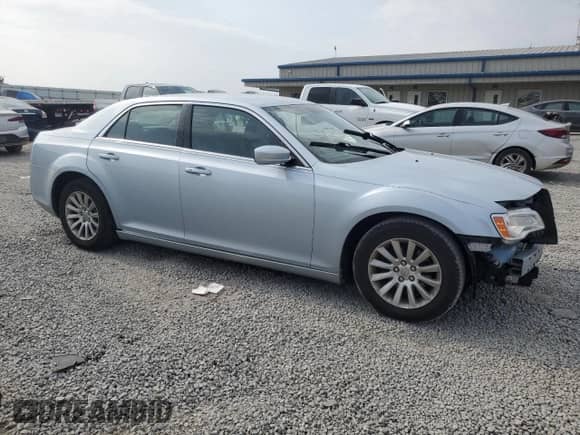 2013 Chrysler 300 с VIN 2C3CCAAG2DH592772, выставлен на аукционе Copart как лот 60640645 с пробегом 135 277 миль миль и Списание • Salvage title. История ставок и продаж доступна на DreamBid. Изображение 4.