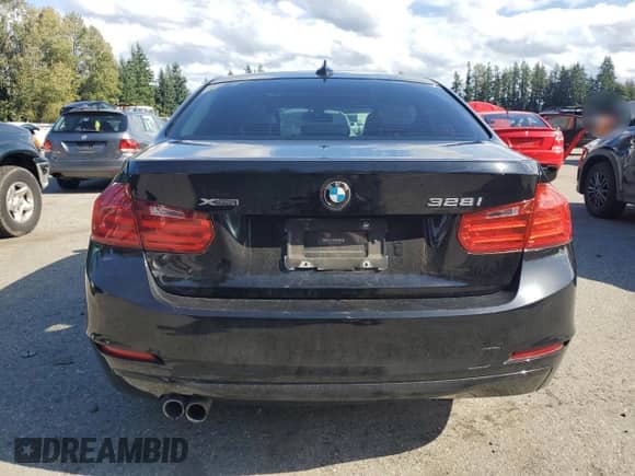 2013 BMW 3 Series 328i xDrive с VIN WBA3B5C50DJ599085, выставлен на аукционе Copart как лот 82181795 с пробегом 91 172 миль миль и Списание • Salvage title. История ставок и продаж доступна на DreamBid. Изображение 6.