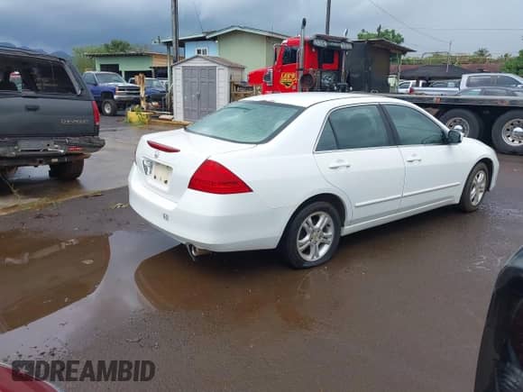 2007 Honda Accord LX SE with VIN 1HGCM56387A039635, listed as a IAAI auction lot 43295601 with 160,208 mi miles and . Bid and sale history available at DreamBid. Image 4.