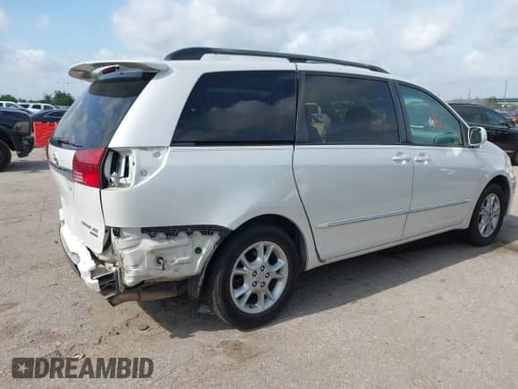 2005 Toyota Sienna XLE z VIN 5TDZA22C15S317622, wystawiony jako IAAI lot #42428944 z przebiegiem 310 848 mil mil oraz . Historia ofert i sprzedaży dostępna na DreamBid. Obrazek 4.