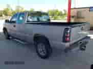 2004 Chevrolet Silverado 1500 Z71 z VIN 1GCEK19V04E259987, wystawiony jako IAAI lot #43499396 z przebiegiem 172 435 mil mil oraz . Historia ofert i sprzedaży dostępna na DreamBid. Obrazek 3.