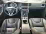 2012 Volvo S60 T5 с VIN YV1622FS0C2055530, выставлен на аукционе Copart как лот 85185005 с пробегом 125 141 миль миль и Чистый • Clean title. История ставок и продаж доступна на DreamBid. Изображение 8.