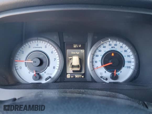 2019 Toyota Sienna SE with VIN 5TDXZ3DC9KS986753, listed as a Copart auction lot 86102105 with 58,377 mi miles and Salvage title. Bid and sale history available at DreamBid. Image 9.