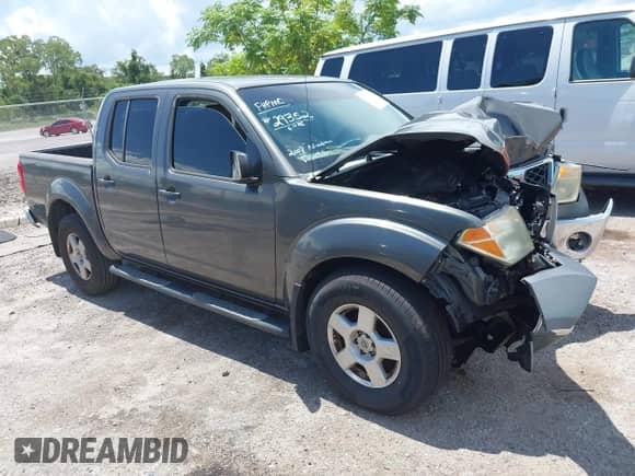 2008 Nissan Frontier SE z VIN 1N6AD07U18C448806, wystawiony jako IAAI lot #42556866 z przebiegiem 288 082 mil mil oraz . Historia ofert i sprzedaży dostępna na DreamBid. Obrazek 1.