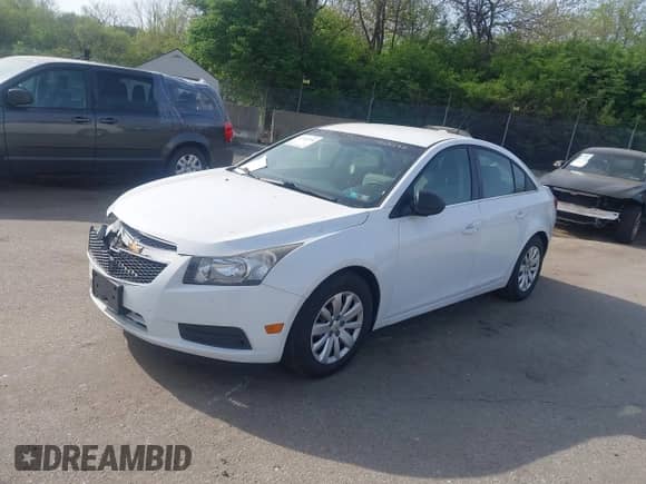2011 Chevrolet Cruze LS with VIN 1G1PC5SH1B7295232, listed as a IAAI auction lot 42116984 with 119,325 mi miles and . Bid and sale history available at DreamBid. Image 2.