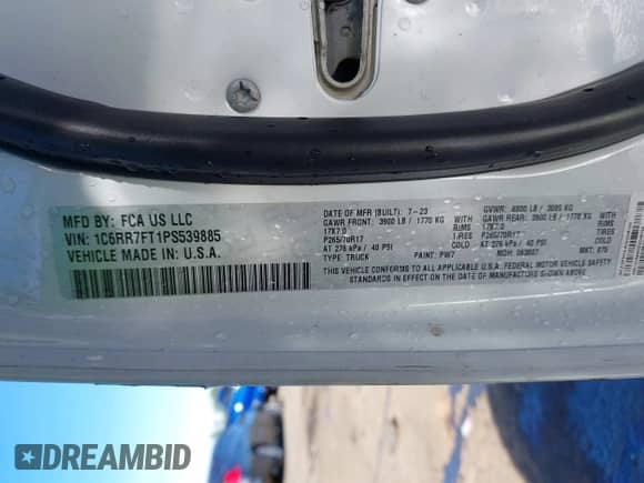 2023 Ram 1500 Tradesman z VIN 1C6RR7FT1PS539885, wystawiony jako IAAI lot #40842942 z przebiegiem 11 753 mil mil oraz . Historia ofert i sprzedaży dostępna na DreamBid. Obrazek 9.