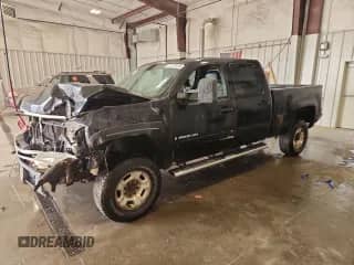 2008 Chevrolet Silverado 2500HD Work Truck with VIN 1GCHK23618F183569, listed as a Copart auction lot 81127415 with 426,528 mi miles and Non repairable. Bid and sale history available at DreamBid. Image 1.