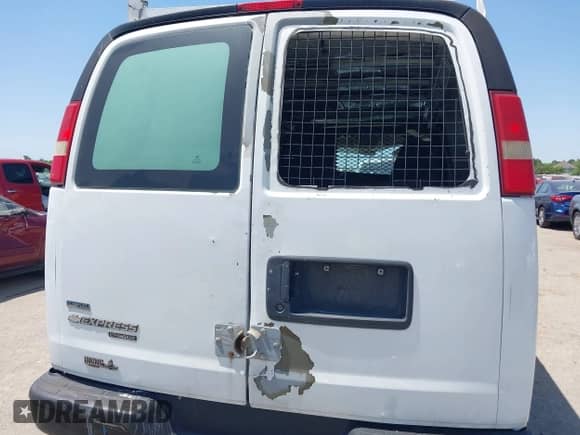 2011 Chevrolet Express Cargo с VIN 1GCZGUCGXB1114930, выставлен на аукционе IAAI как лот 42015104 с пробегом 364 789 миль миль и . История ставок и продаж доступна на DreamBid. Изображение 17.