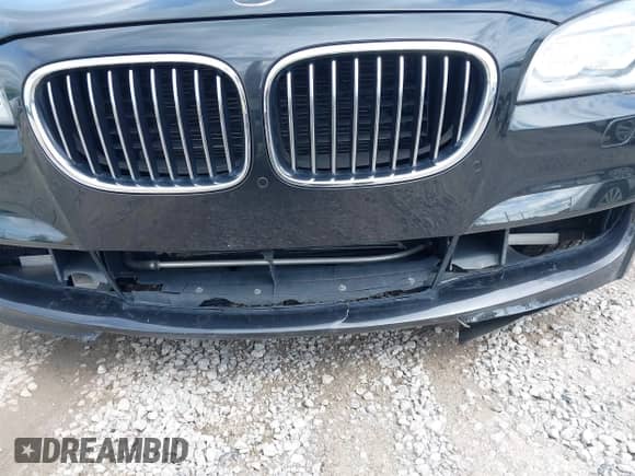 2013 BMW 7 Series 750Li с VIN WBAYE8C59DD133605, выставлен на аукционе IAAI как лот 42179893 с пробегом 73 065 миль миль и . История ставок и продаж доступна на DreamBid. Изображение 6.
