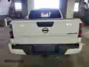 2023 Nissan Frontier Pro-4X z VIN 1N6ED1EK0PN629410, wystawiony jako Copart lot #62221685 z przebiegiem 15 716 mil mil oraz Nie do naprawy • Non repairable. Historia ofert i sprzedaży dostępna na DreamBid. Obrazek 6.