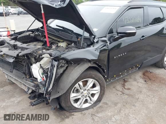 2020 Chevrolet Blazer LT z VIN 3GNKBBRA0LS627263, wystawiony jako IAAI lot #43021264 z przebiegiem 88 874 mil mil oraz . Historia ofert i sprzedaży dostępna na DreamBid. Obrazek 6.