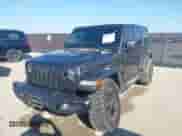 2021 Jeep Wrangler Unlimited Sahara Altitude z VIN 1C4HJXEN9MW618188, wystawiony jako IAAI lot #41674142 z przebiegiem 66 302 mil mil oraz . Historia ofert i sprzedaży dostępna na DreamBid. Obrazek 18.