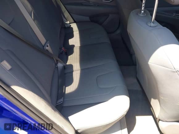 2025 Hyundai Elantra SE with VIN KMHLL4DG0SU858563, listed as a IAAI auction lot 43063523 with 8,831 mi miles and . Bid and sale history available at DreamBid. Image 8.