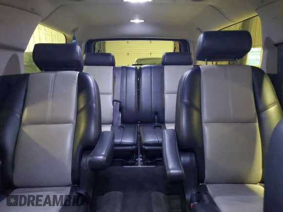 2007 Chevrolet Suburban LT with VIN 3GNFK16387G315038, listed as a Copart auction lot 91208095 with 208,408 mi miles and Clean title. Bid and sale history available at DreamBid. Image 10.