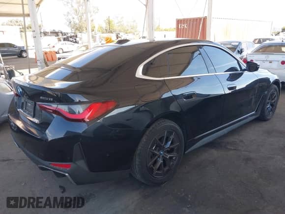 2023 BMW i4 eDrive35 с VIN WBY43AW09PFP79040, выставлен на аукционе IAAI как лот 43099487 с пробегом 19 700 миль миль и . История ставок и продаж доступна на DreamBid. Изображение 4.