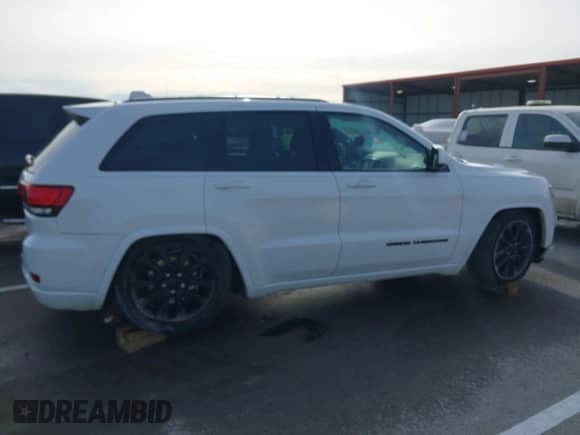 2017 Jeep Grand Cherokee Laredo with VIN 1C4RJFAG7HC700546, listed as a IAAI auction lot 40961293 with 83,702 mi miles and . Bid and sale history available at DreamBid. Image 13.