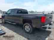 2015 Chevrolet Silverado 2500HD LT z VIN 1GC1KVE82FF572185, wystawiony jako IAAI lot #42207194 z przebiegiem 245 109 mil mil oraz . Historia ofert i sprzedaży dostępna na DreamBid. Obrazek 3.