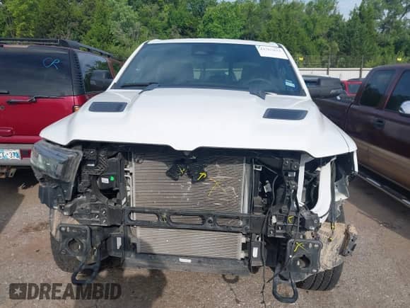 2025 Ram 1500 Rebel z VIN 1C6SRFLP1SN576994, wystawiony jako IAAI lot #42767833 z przebiegiem 26 955 mil mil oraz . Historia ofert i sprzedaży dostępna na DreamBid. Obrazek 12.