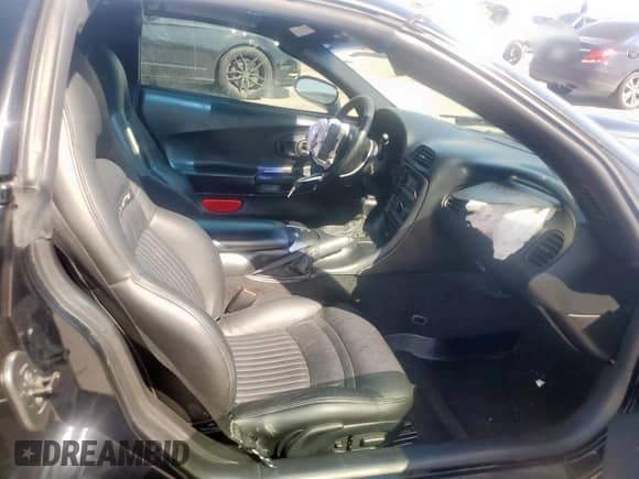 2002 Chevrolet Corvette с VIN 1G1YY22GX25119741, выставлен на аукционе Copart как лот 52760175 с пробегом Не указан миль и Списание • Salvage title. История ставок и продаж доступна на DreamBid. Изображение 10.