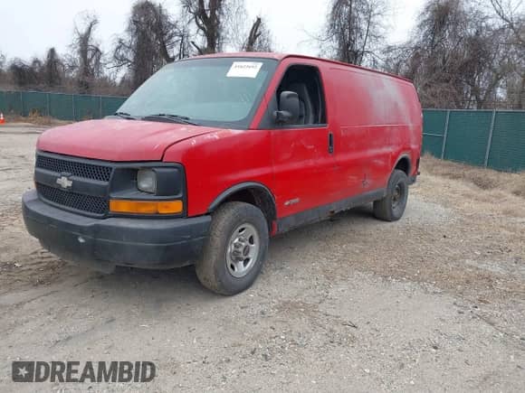 2003 Chevrolet Express Cargo z VIN 1GCHG35U631188095, wystawiony jako IAAI lot #41622692 z przebiegiem 176 000 mil mil oraz . Historia ofert i sprzedaży dostępna na DreamBid. Obrazek 2.