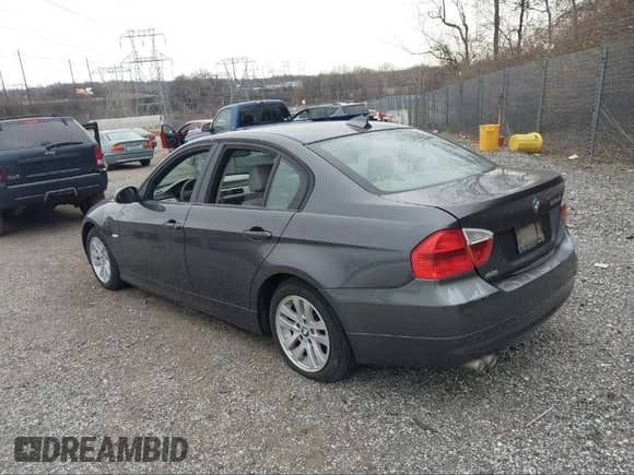 2007 BMW 3 Series 328xi z VIN WBAVC93557KX61918, wystawiony jako IAAI lot #40783945 z przebiegiem 112 163 mil mil oraz . Historia ofert i sprzedaży dostępna na DreamBid. Obrazek 6.