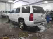 2011 Chevrolet Tahoe LT z VIN 1GNSKBE01BR146873, wystawiony jako IAAI lot #41212135 z przebiegiem 262 793 mil mil oraz . Historia ofert i sprzedaży dostępna na DreamBid. Obrazek 3.