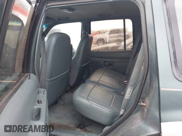 1995 Ford Explorer Eddie Bauer с VIN 1FMDU34X2SZA79941, выставлен на аукционе IAAI как лот 43536427 с пробегом 148 765 миль миль и . История ставок и продаж доступна на DreamBid. Изображение 8.