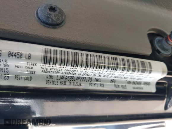 2004 Jeep Wrangler Sahara с VIN 1J4FA59S14P777173, выставлен на аукционе IAAI как лот 43224192 с пробегом 284 387 миль миль и . История ставок и продаж доступна на DreamBid. Изображение 9.