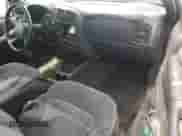 1999 Chevrolet S-10 с VIN 1GCCS14XXX8197212, выставлен на аукционе Copart как лот 56590995 с пробегом 201 771 миль миль и Списание • Salvage title. История ставок и продаж доступна на DreamBid. Изображение 8.