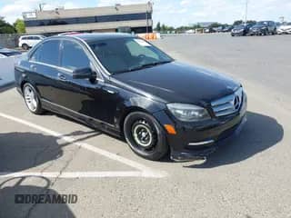2011 Mercedes-Benz C 300 Sport z VIN WDDGF5EB3BR180681, wystawiony jako IAAI lot #43427281 z przebiegiem 219 550 mil mil oraz . Historia ofert i sprzedaży dostępna na DreamBid. Obrazek 1.